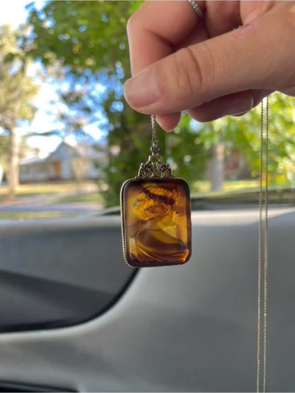 Vintage Amber Cameo Pendant Necklace - Honey Brown